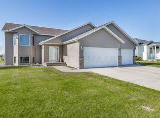 4224 41st Ave S, Fargo, ND 58104