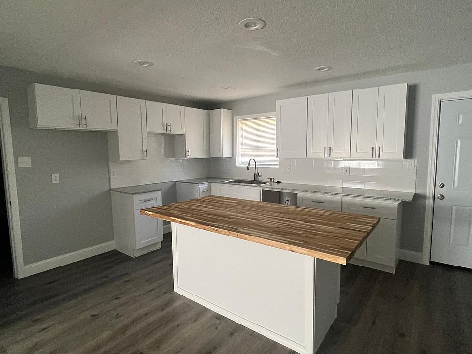 2nd image of 2044 Hedman Ave