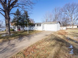 127 Yankee Dr, Saint Charles, MO 63303