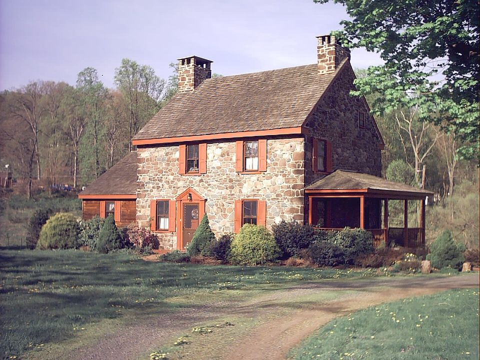 2nd image of 1252 Cocalico Rd