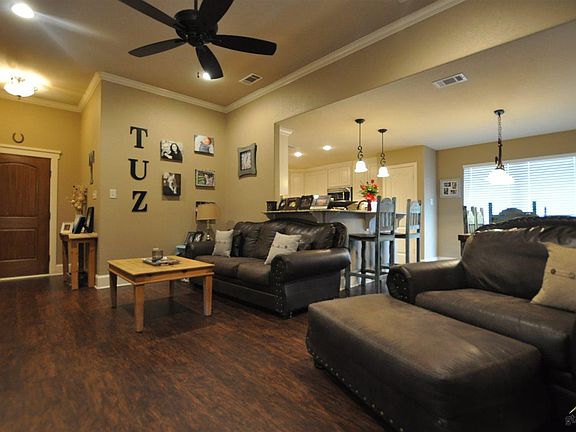 3rd image of 20023 Meadow West Ln