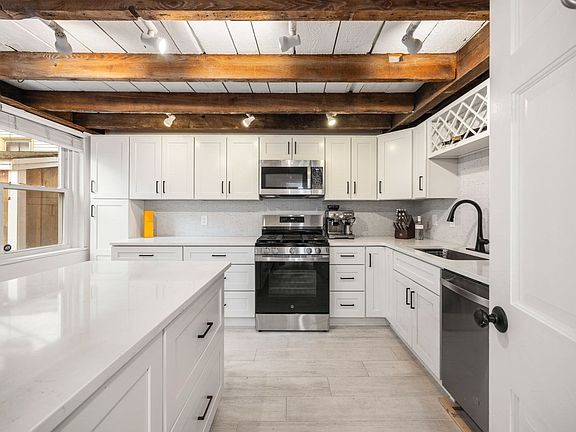 5th image of 4 Mead Street Ct