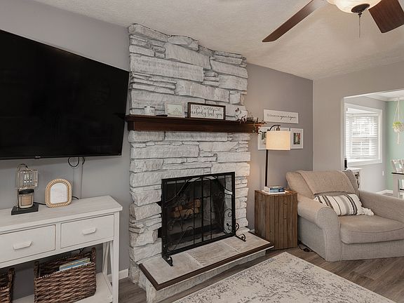 5th image of 3890 Tanglefoot Ct