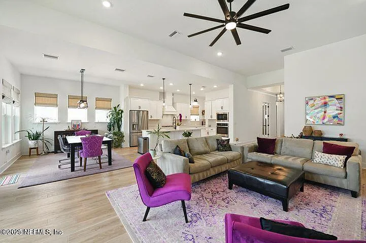 107 Canopy Forest Dr — Photo 14