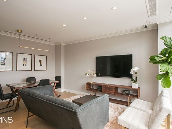 5th image of 250 W 19th St APT 6G