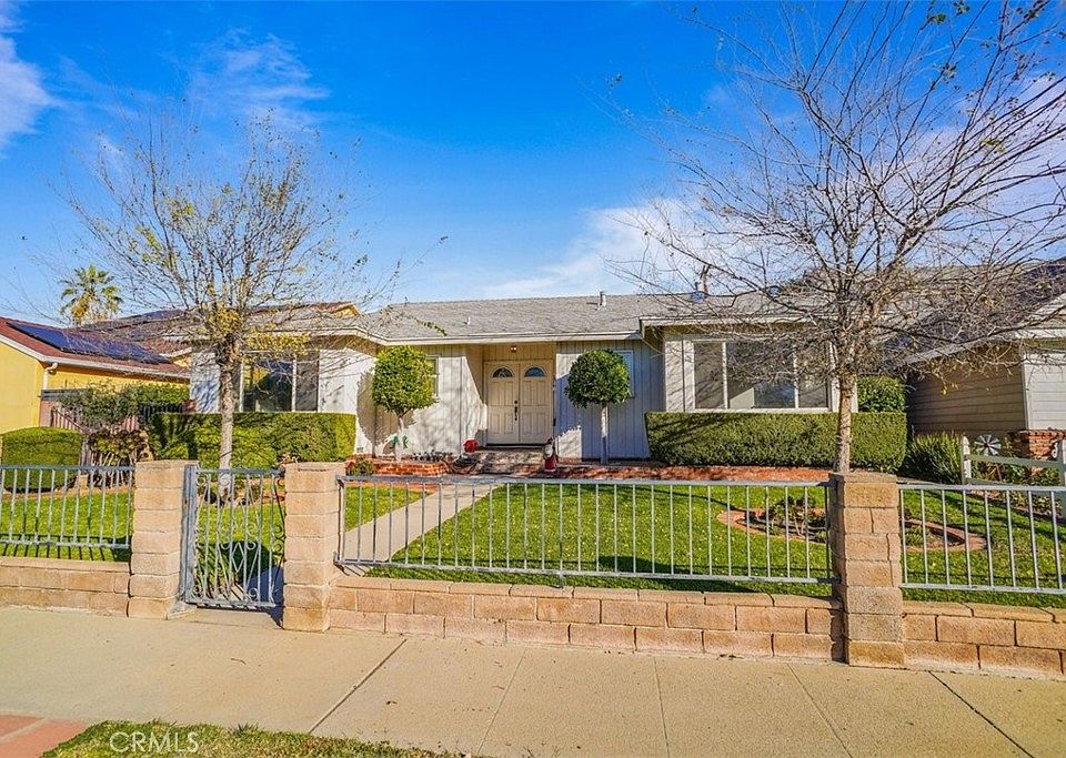 1st image of 10112 Sophia Ave