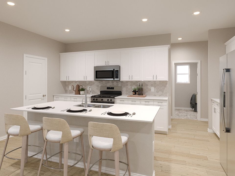 With a specious kitchen and large prep space, making meals has never been so easy.