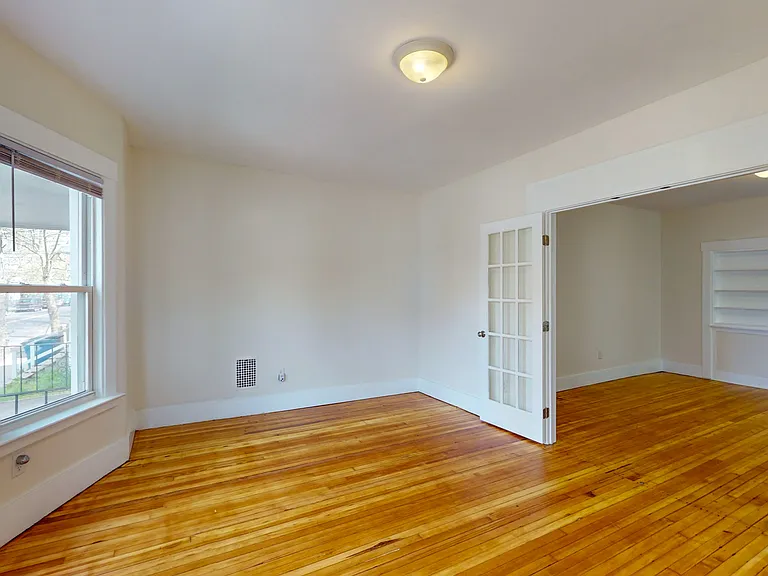 679 Winchester Ave #2 — Photo 9