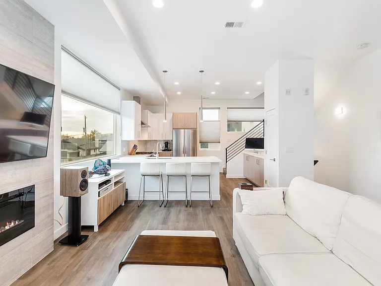 1620 Irving St #5 — Photo 8
