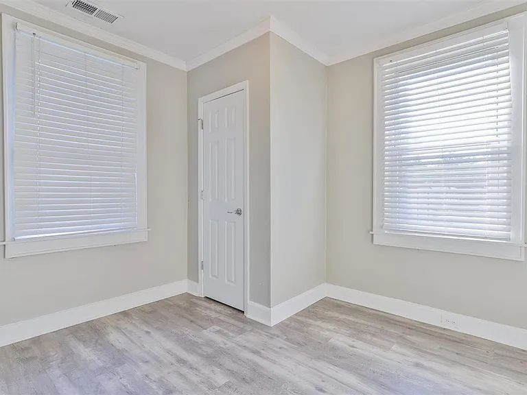 305 Virginia St — Photo 21