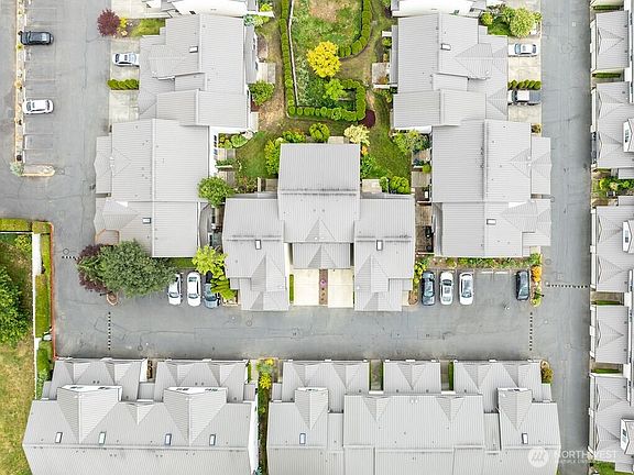 4th image of 418 17th Street SE #9D