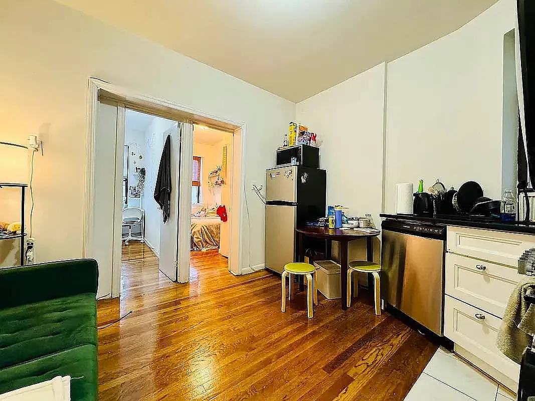 17 Saint Marks Place — Photo 3