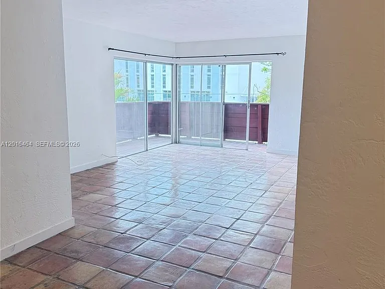 1205 Mariposa Ave #301 — Photo 18