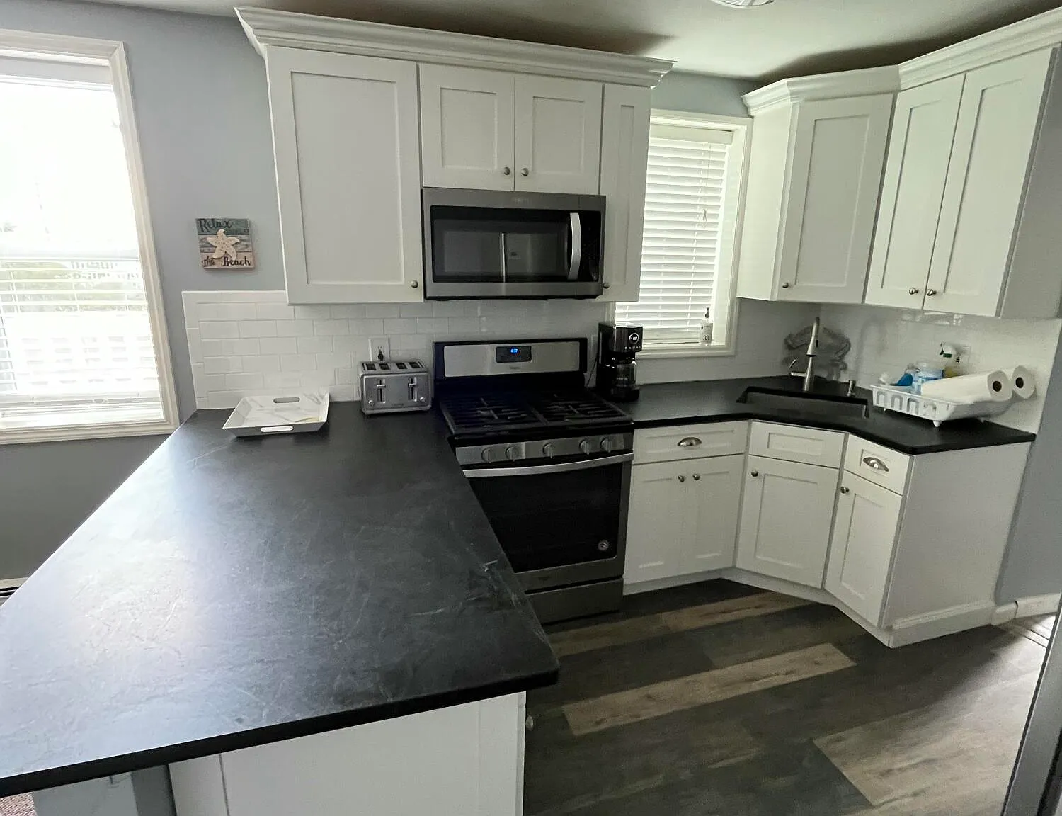 3 bed, $2,100 — Photo 2