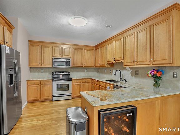 5th image of 370 Emmett Street #8-8