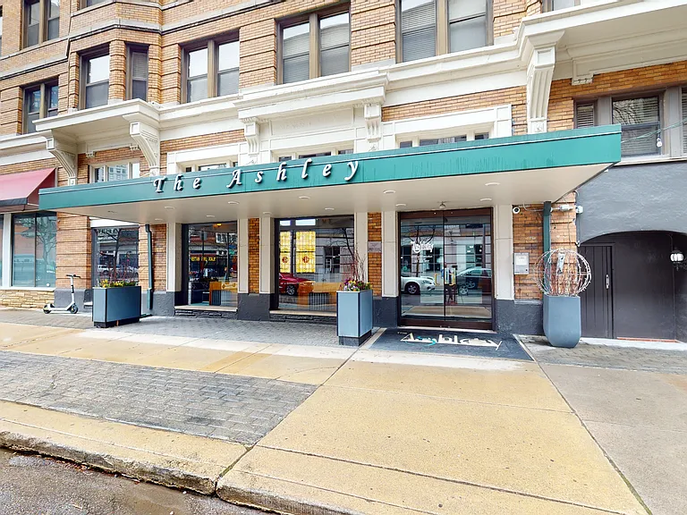 The Ashley Apartments — Photo 71