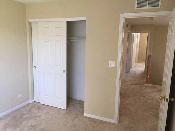 3rd image of 1054 Woodview Ct