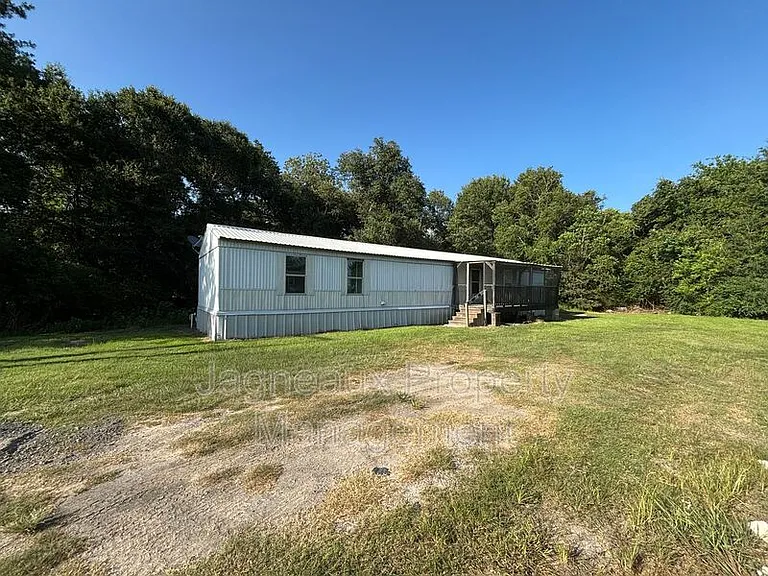 7113 Highway 27 S — Photo 1