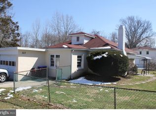327 Belvue Ter, Aston, PA 19014