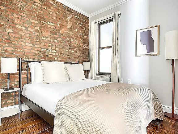 5th image of 202 E 13th St APT 5G