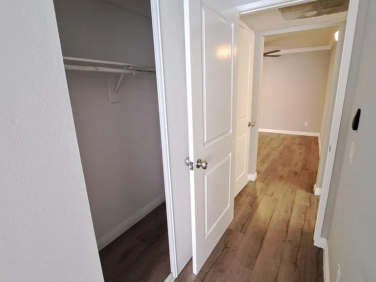 5718 Camellia Ave #107 — Photo 22