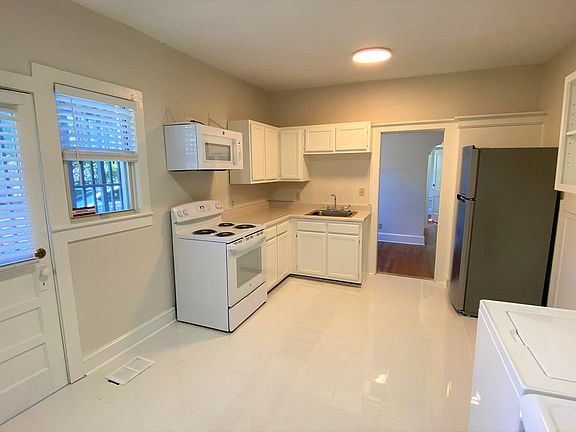 4th image of 322 Beard St #1