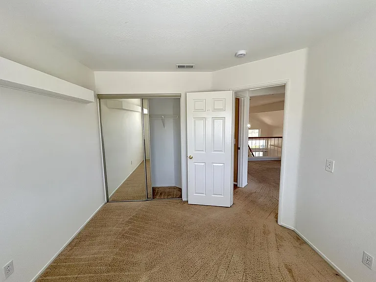 864 Bramble Ln — Photo 15