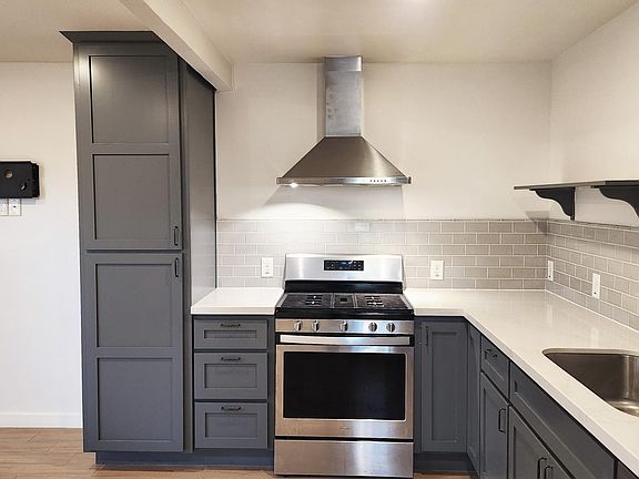 3rd image of 1724 T St APT 3