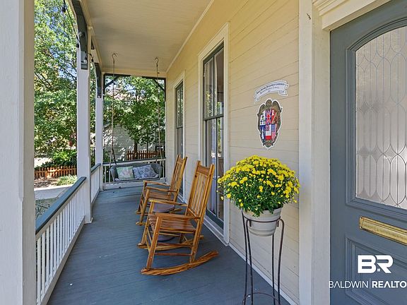 5th image of 1055 New Saint Francis St