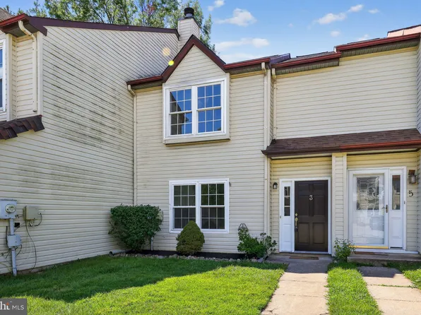 3 Ross Ct, Newark, DE 19702