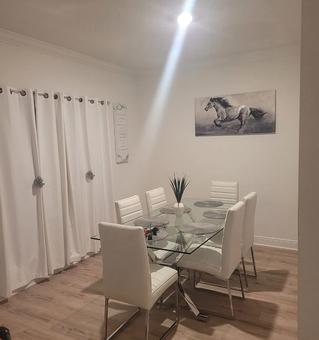 5 bed, 2511 sqft, $3,500 — Photo 2