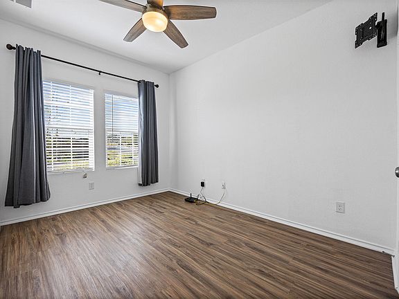 3rd image of 1609 Woolsey Way