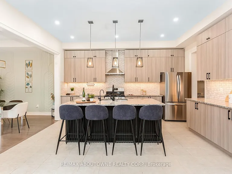 3294 Millicent Ave — Photo 16
