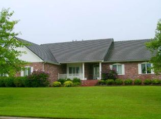 1143 N Woodridge Dr, Wichita, KS 67206