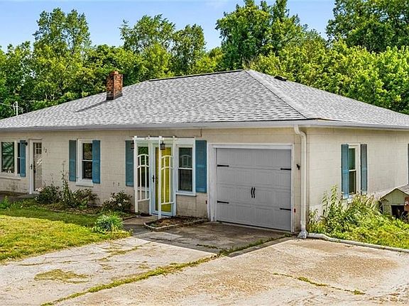 2nd image of 124 Birchwood Dr