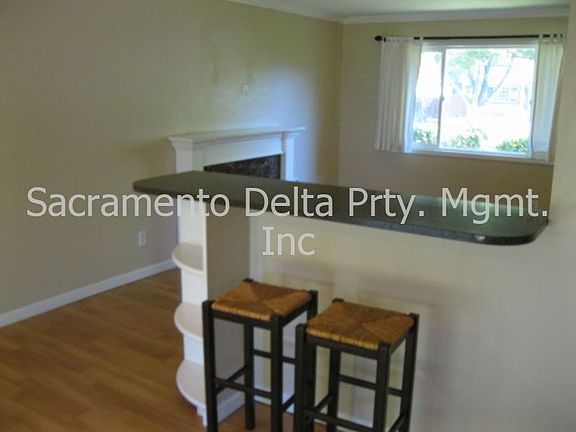 4th image of 164 Grace Ave