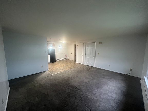 3rd image of 172 Lantern Dr APT 3