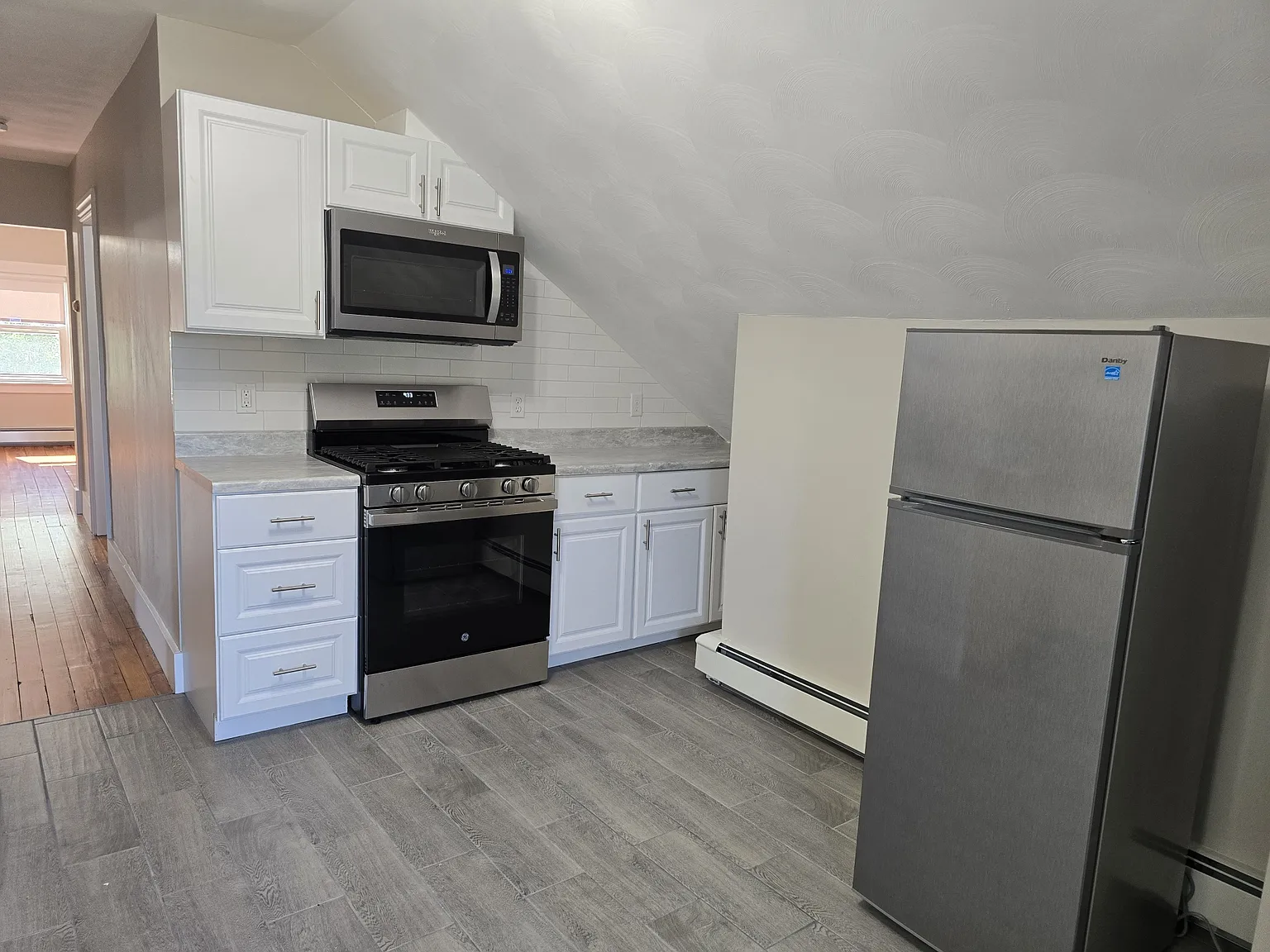 2 bed, 950 sqft, $1,800 — Photo 4