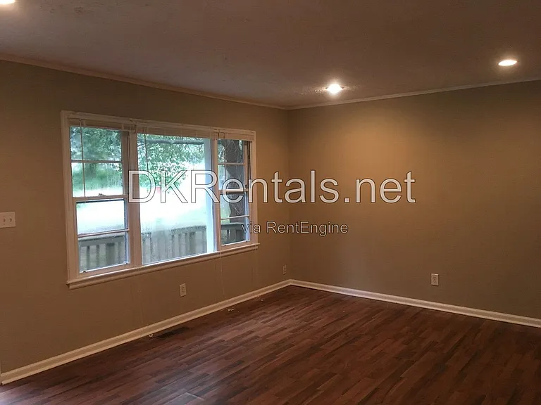 808 Meadow Pl — Photo 5