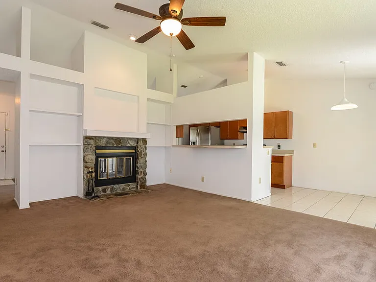 1124 Blufield Ave — Photo 4