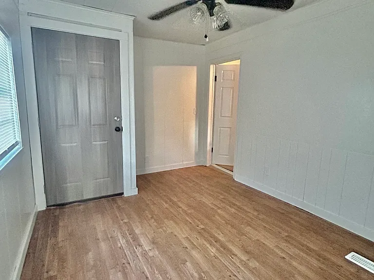 1404 Callahan St — Photo 20