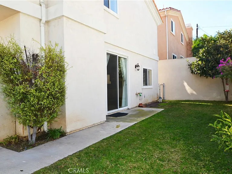 2203 Harriman Ln #B — Photo 22