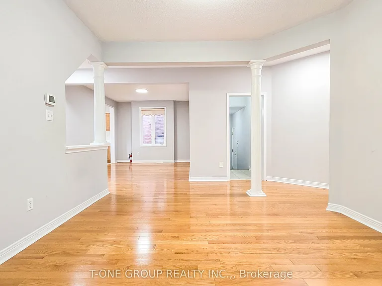 106 Castleglen Blvd — Photo 6