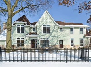 315 S Dee Rd, Park Ridge, IL 60068