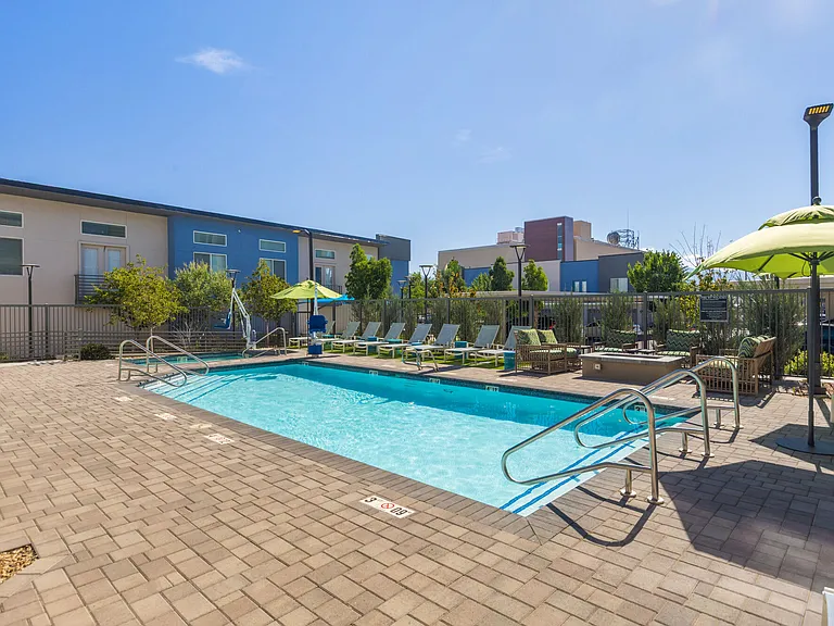 Broadstone Nob Hill — Photo 12