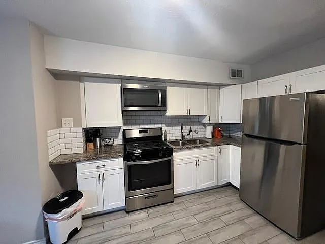 4301 La Branch St #B — Photo 9