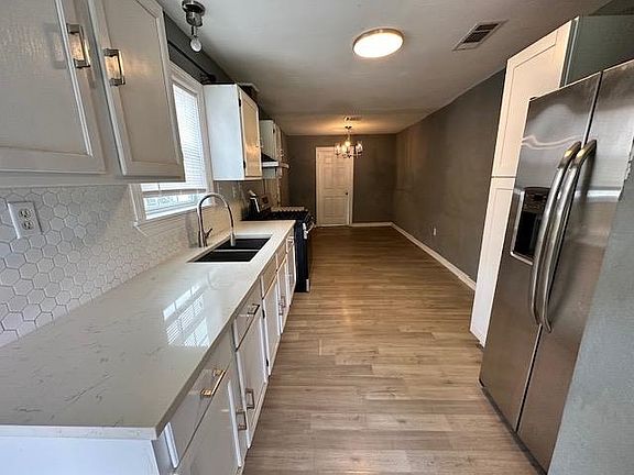 5th image of 603 S 12th St