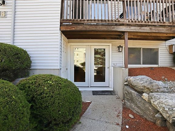 3rd image of 11 Gibbs St Unit B17