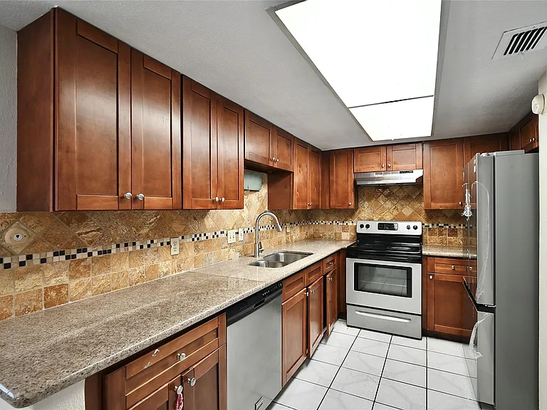8314 La Roche Ln — Photo 1