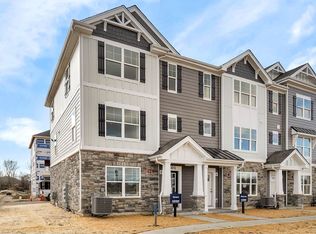 328 Basin Ct, Saint Charles, IL 60174